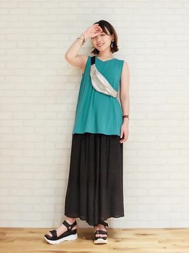 「アイテム（ボディバッグ/ウエストポーチ、シルバー系）」を使った、神戸レタスさん（レディース・158cm）の夏コーディネート