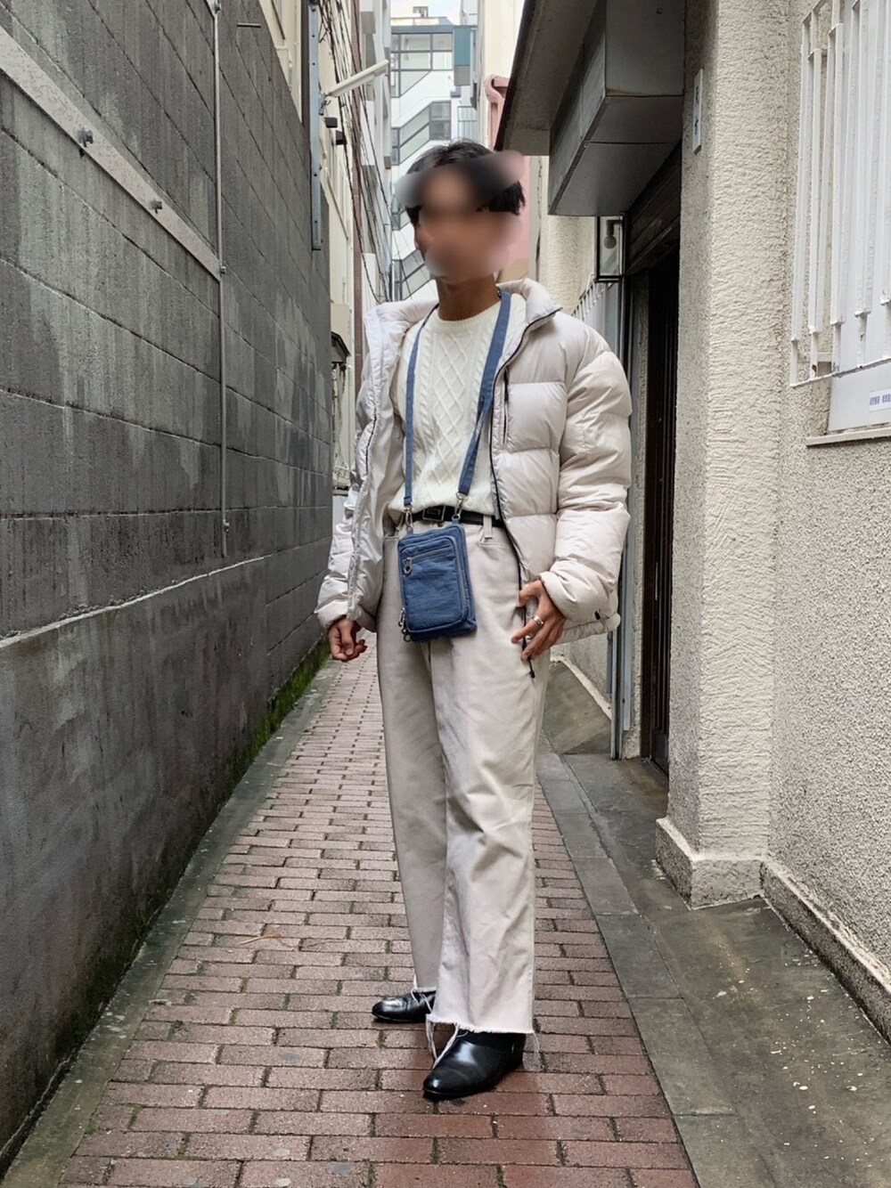 「ホワイトコーデ、オールホワイト、HARUTA、ホワイト、革靴、古着、白ニット、冬コーデ、おしゃれさんと繋がりたい、カジュアル」｜「HARUTAのHARUTA　ハルタ　スポックシューズ　850（ドレスシューズ、ブラック系）」を使った、りょーさん（メンズ・170cm）の冬コーディネートの1枚目の写真