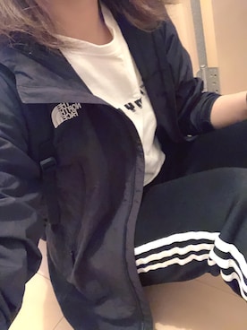 りおさんの「WEB限定 adidas/アディダス SST TRACK PANTS/CW1275/トラックパンツ」を使ったコーディネート