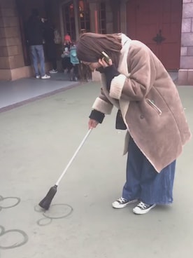 「ディズニーランド」｜「アイテム（ムートンコート）」を使った、rpuqさん（レディース・162cm）の冬コーディネート