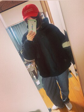 グレー系のアイテムを使った 差し色 赤 の人気ファッションコーディネート Wear