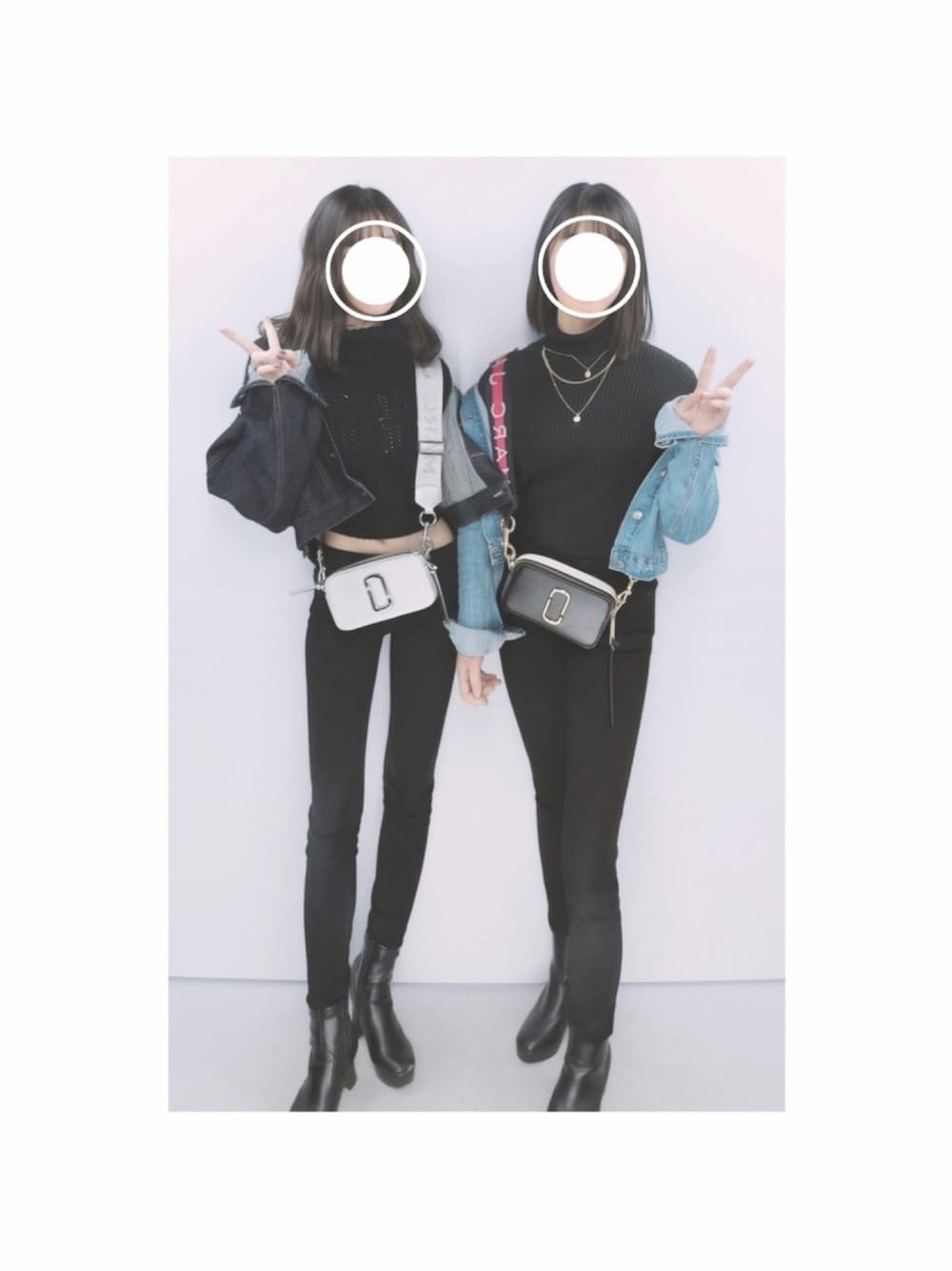 「MARC JACOBSのSNAPSHOT DTM METALLIC/スナップショット DTM メタリック スモール カメラバッグ クラッチ（ショルダーバッグ、シルバー系）」を使った、saiさん（レディース・156cm）の春コーディネートの1枚目の写真
