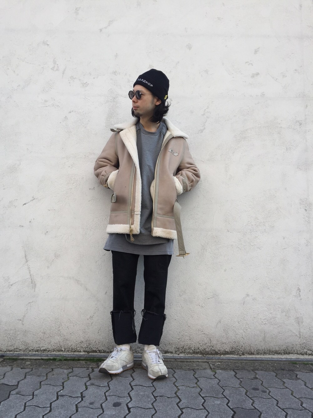 「LHP、CHMPGN、alyx、JUUN.J、gosharubchinskiy、yohjiyamamoto、冬、カジュアルコーデ、スニーカー、ストリート」｜「Reebokのアイテム（スニーカー、グレー系）」を使った、shintaro itoさん（メンズ・173cm）の冬コーディネートの1枚目の写真