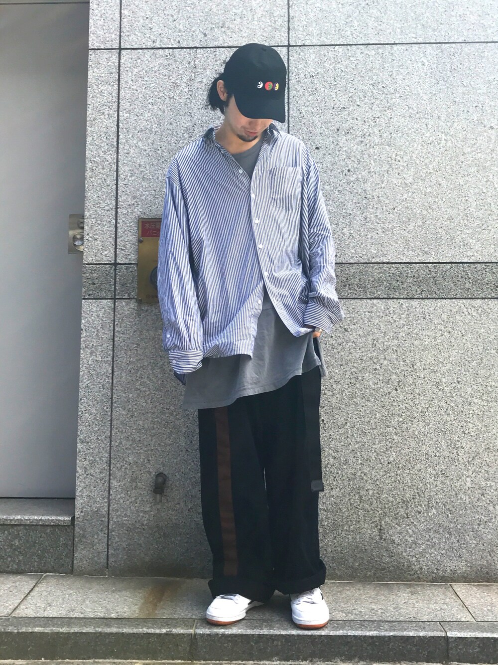 「LHP、gosharubchinskiy、RAF SIMONS、alyx、はるコーデ、ラフ、ビッグシルエット、きれいめカジュアル」｜「Gosha Rubchinskiyのアイテム（スニーカー、ホワイト系）」を使った、shintaro itoさん（メンズ・173cm）の春コーディネートの1枚目の写真