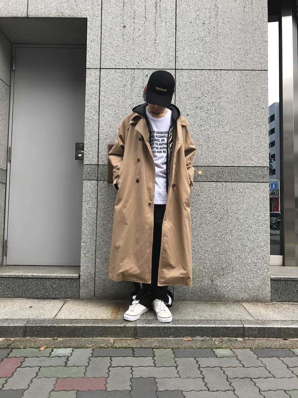 「VANS、LHP、大人カジュアル、JUUN.J、08sircus、カジュアルコーデ、白Tシャツ、WHITELAND BLACKBURN」｜「VANSのアイテム（スニーカー、ベージュ系）」を使った、shintaro itoさん（メンズ・173cm）の夏コーディネートの1枚目の写真