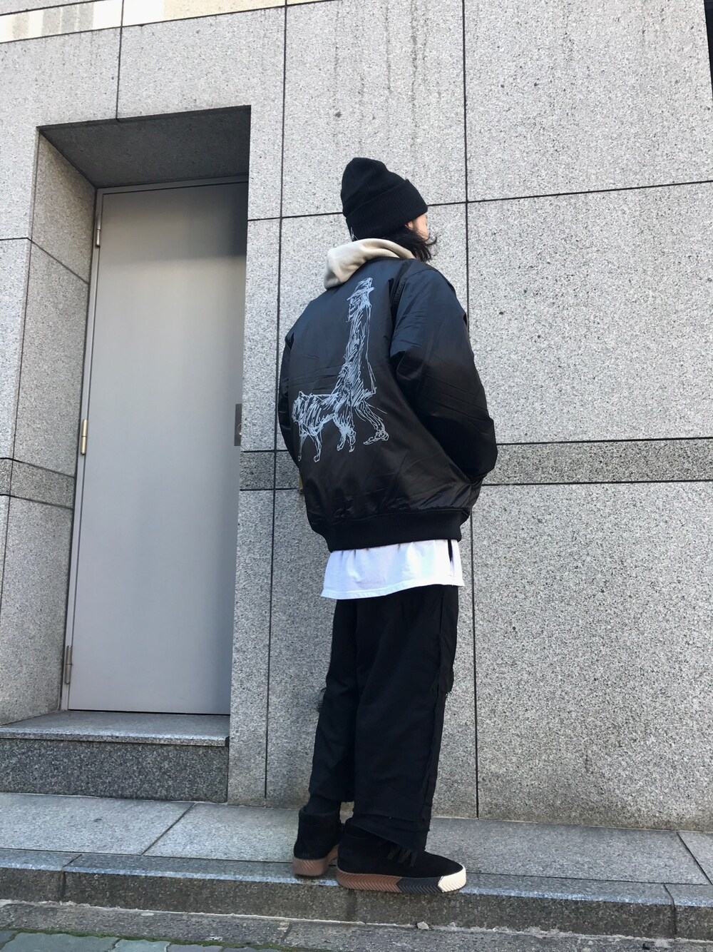 「スニーカー、ブラック、LHP、冬コーデ、yohjiyamamoto、Alexander Wang、黒パンツ」｜「alexanderwangのアイテム（スニーカー、ブラック系）」を使った、shintaro itoさん（メンズ・173cm）の冬コーディネートの1枚目の写真