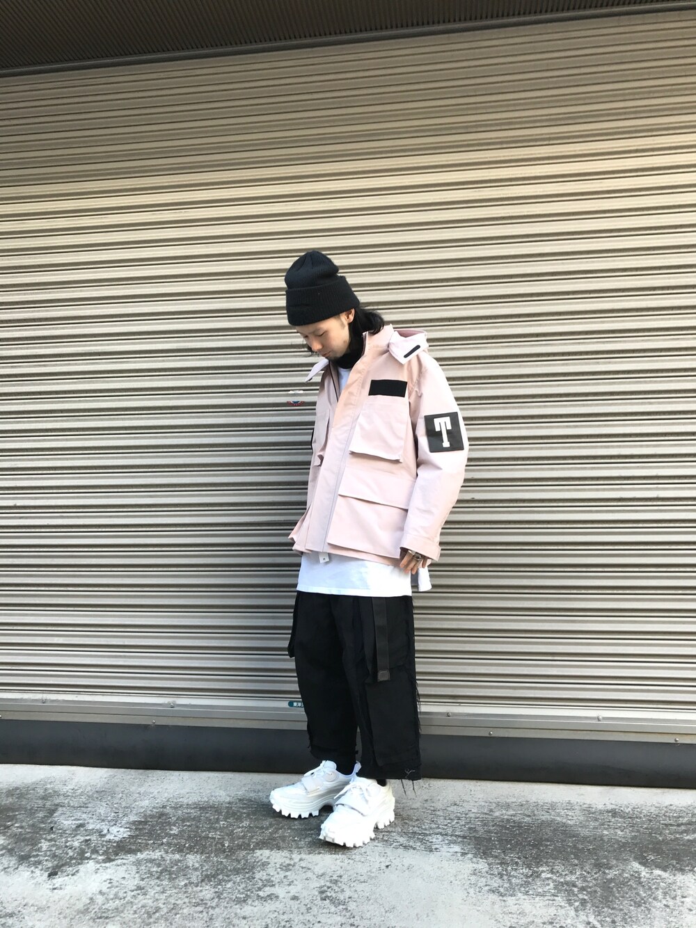 「スニーカー、ビッグシルエット、LHP、soe、JUUN.J、春コーデ、カジュアルコーデ、WHITELAND BLACKBURN」｜「JUUN.Jのアイテム（スニーカー、ホワイト系）」を使った、shintaro itoさん（メンズ・173cm）の冬コーディネートの1枚目の写真