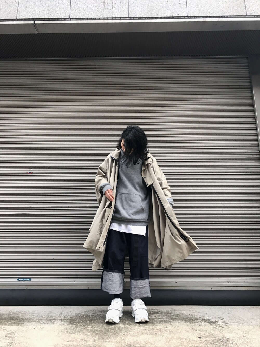「LHP、tournedetransmission、RIPINDIP、MARNI、JUUN.J、カジュアルコーデ、春、レイヤードスタイル」｜「JUUN.Jのアイテム（スニーカー、ホワイト系）」を使った、shintaro itoさん（メンズ・173cm）の冬コーディネートの1枚目の写真