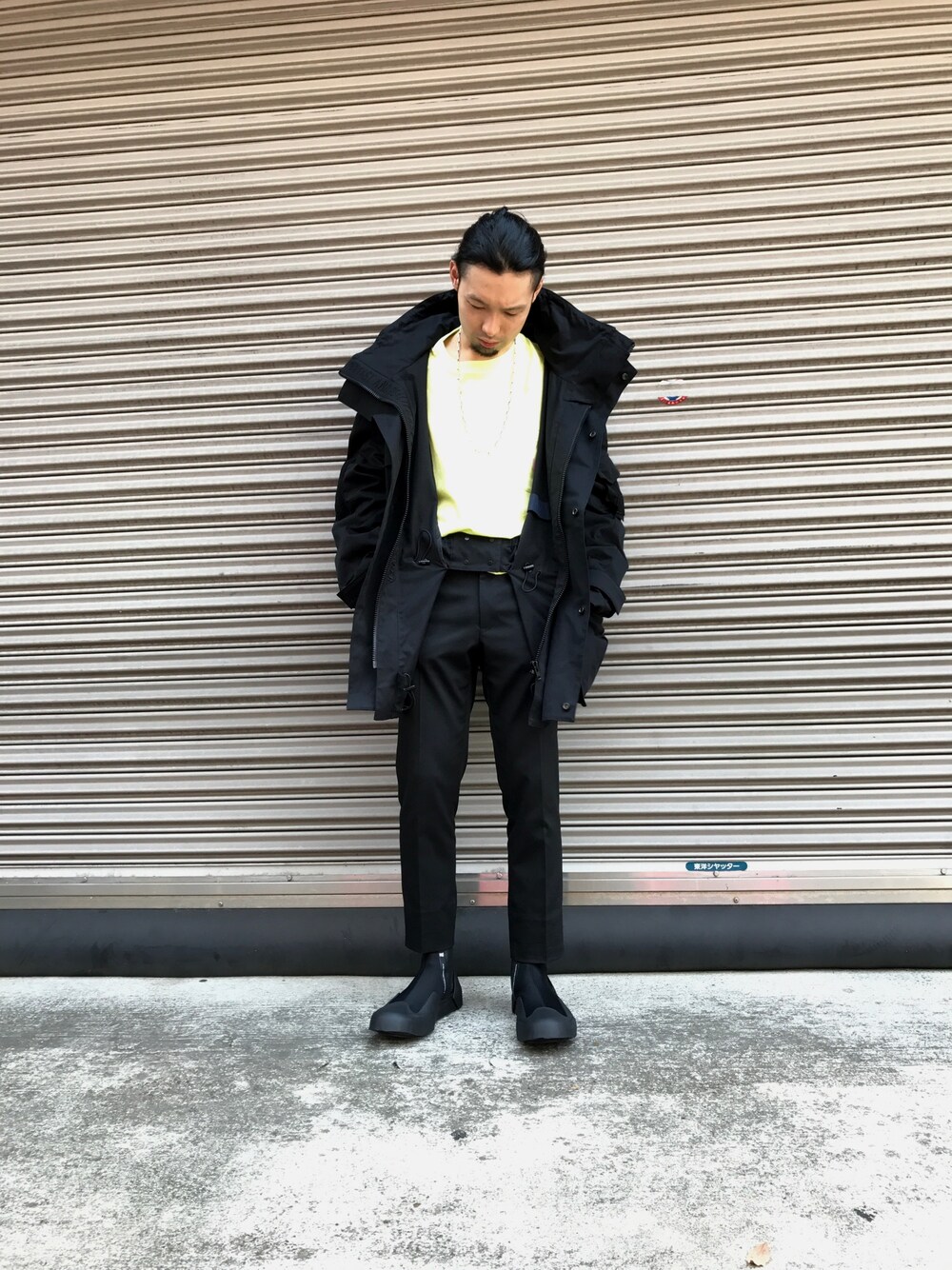 「ビッグシルエット、黒、LHP、ロンT、JUUN.J、WHITELAND BLACKBURN、NILOS」｜「NILoSのアイテム（スニーカー、ブラック系）」を使った、shintaro itoさん（メンズ・173cm）の夏コーディネートの1枚目の写真