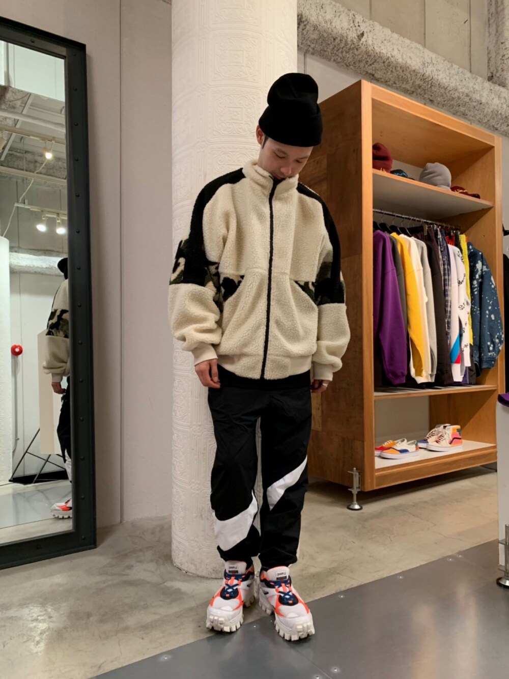 「ブルゾン、NIKE、ストリート、LHP、フリース、JUUN.J、ゆるコーデ、秋冬コーデ、PRIVATE LAB」｜「NIKEのNIKE/ナイキ/SBR STMT ウーブンパンツ/AR9895-657（その他パンツ、ブラック系）」を使った、shintaro itoさん（メンズ・173cm）の冬コーディネートの1枚目の写真