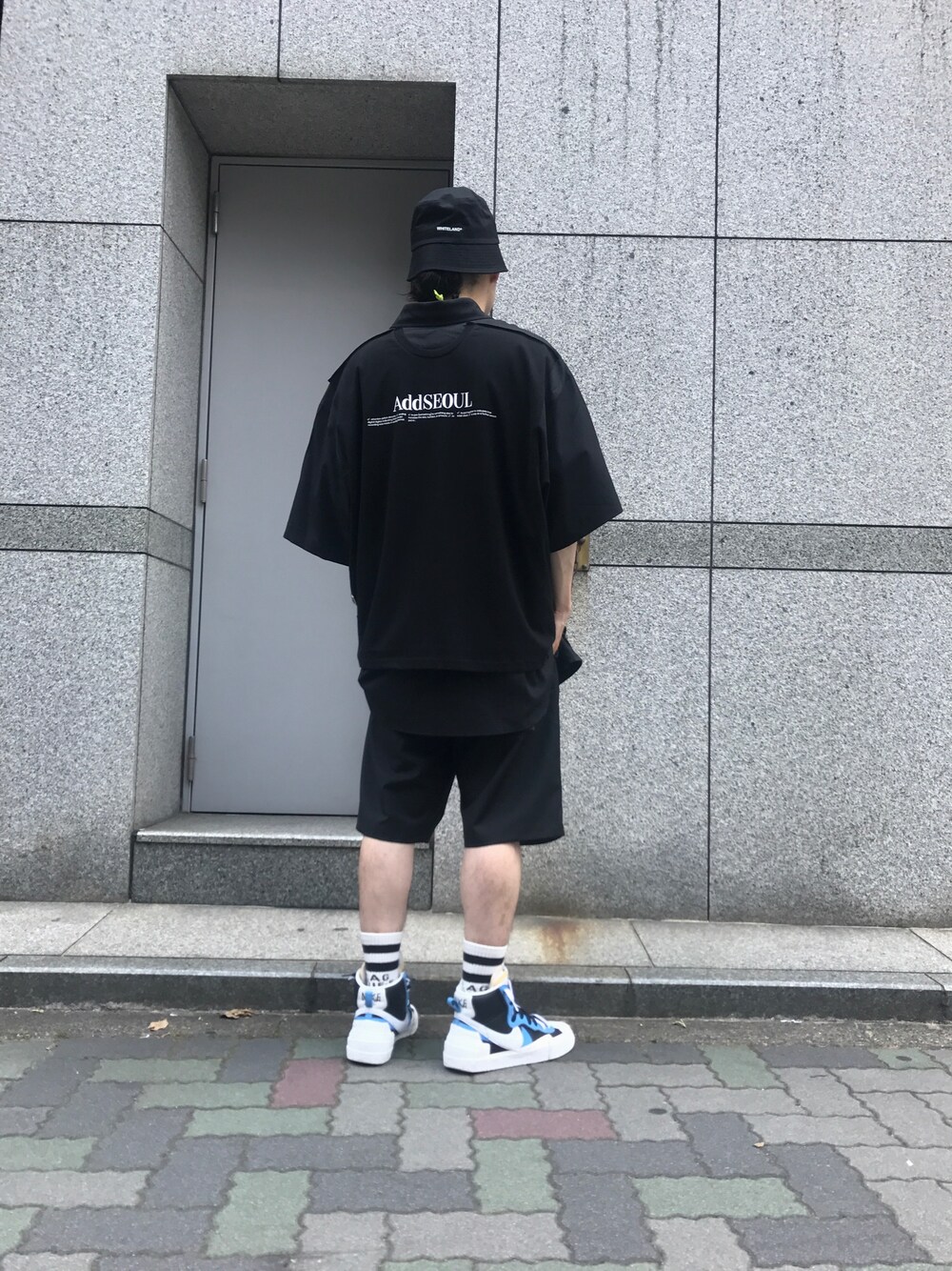 「シャツ、黒、LHP、夏コーデ、WHITELAND BLACKBURN、lownn、addseoul」｜「lownnのアイテム（その他パンツ、ブラック系）」を使った、shintaro itoさん（メンズ・173cm）の夏コーディネートの1枚目の写真