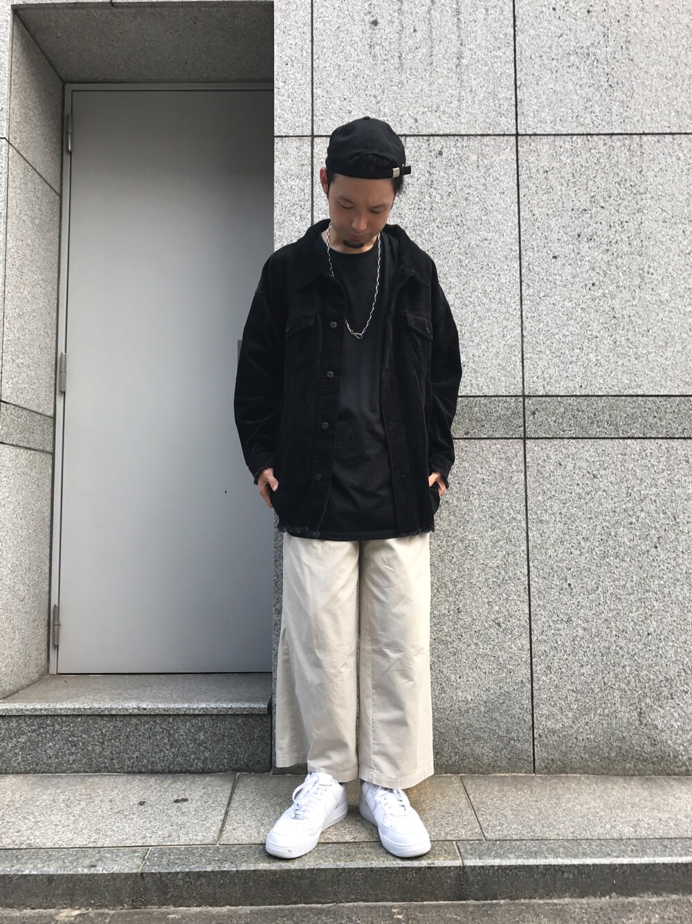 「ビッグシルエット、カジュアル、NIKE、秋のコーデ、LHP、Danke schon、ビックシルエット、オトナカジュアル、JWANDERSON」｜「NIKEのアイテム（スニーカー、ホワイト系）」を使った、shintaro itoさん（メンズ・173cm）の秋コーディネートの1枚目の写真