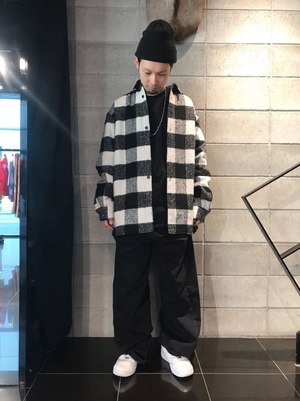 「NIKE、チェックシャツ、LHP、カジュアルコーデ、秋コーデ、WHITELAND BLACKBURN、y/project」｜「NIKEのアイテム（スニーカー、ホワイト系）」を使った、shintaro itoさん（メンズ・173cm）の秋コーディネートの1枚目の写真