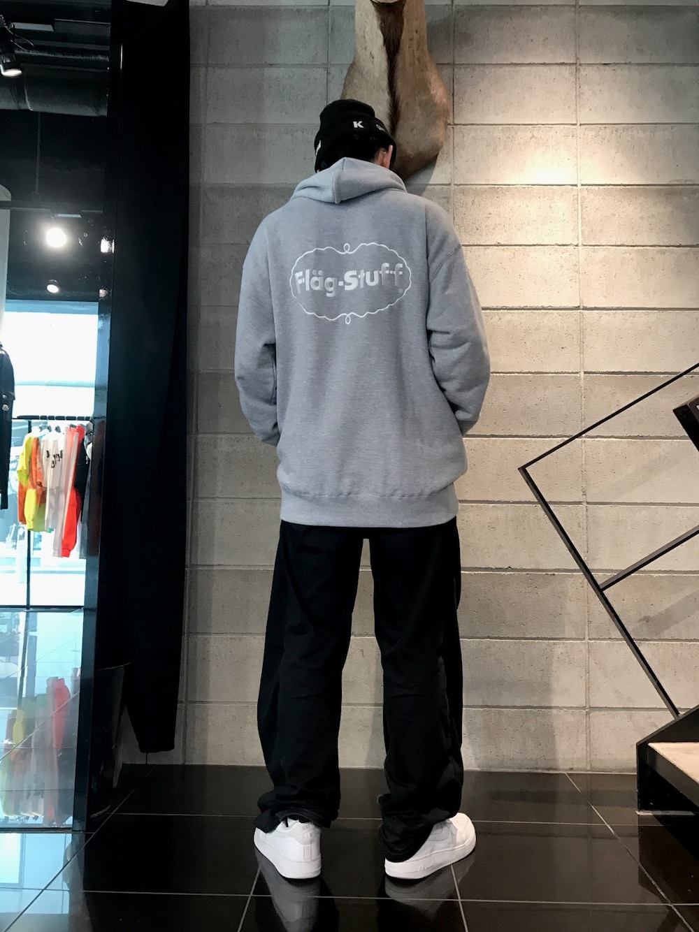 「デニム、カジュアル、NIKE、LHP、オーバーサイズ、休日スタイル、シンプルコーデ、flagstuff、y/project」｜「NIKEのアイテム（スニーカー、ホワイト系）」を使った、shintaro itoさん（メンズ・173cm）の冬コーディネートの1枚目の写真