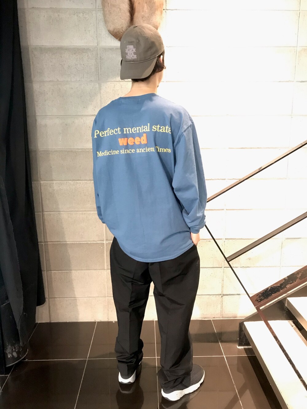 「ストリート、LHP、ワイドパンツ、ラフ、春コーデ、flagstuff、WHITELAND BLACKBURN、blackeyepatch」｜「FLAGSTUFFのアイテム（その他パンツ、ブラック系）」を使った、shintaro itoさん（メンズ・173cm）の冬コーディネートの1枚目の写真