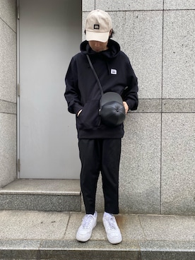 「JW Anderson（ジェイダブリューアンダーソン）のアイテム（バッグ）」を使った、shintaro itoさん（メンズ・173cm）の春コーディネート