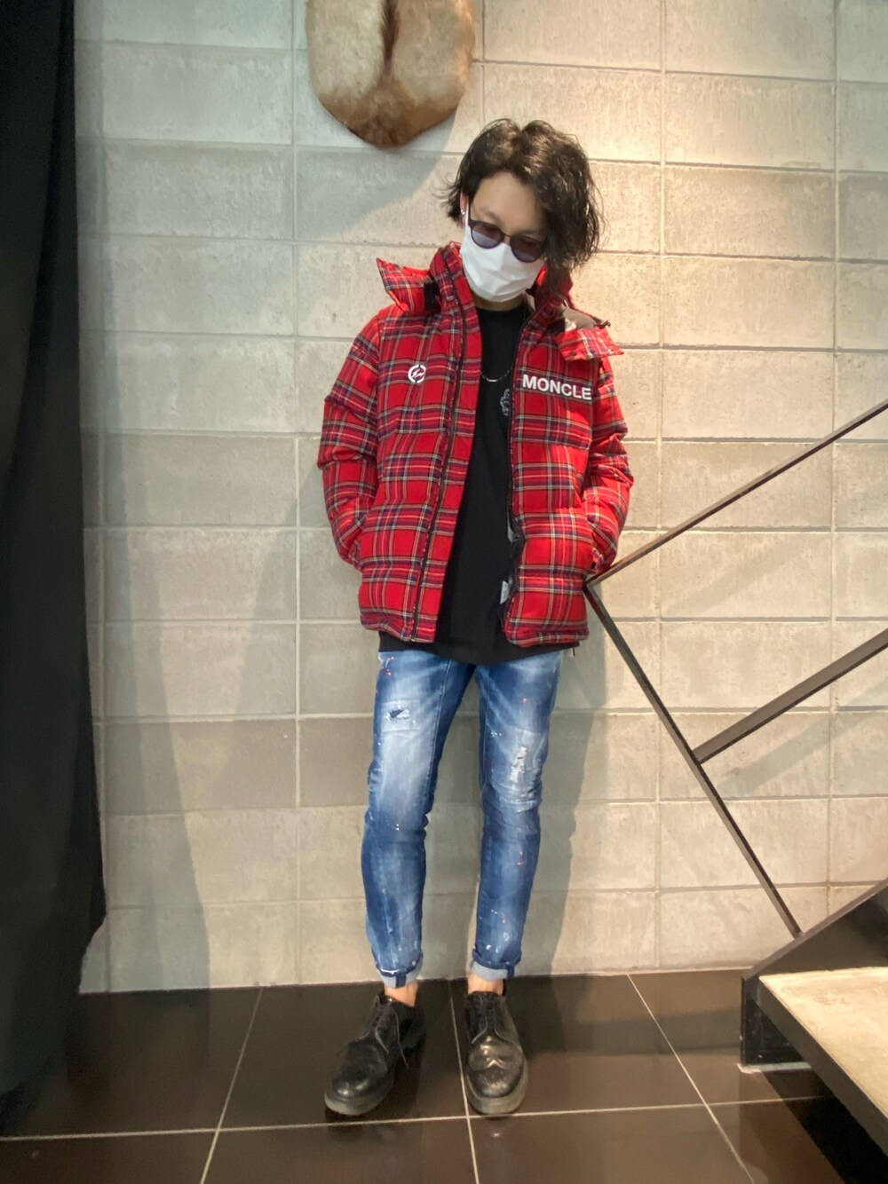 「デニム、ブルー、LHP、fragmentdesign、MONCLER、DSQUARED2」｜「DSQUARED2のアイテム（デニムパンツ、ブルー系）」を使った、shintaro itoさん（メンズ・173cm）の夏コーディネートの1枚目の写真