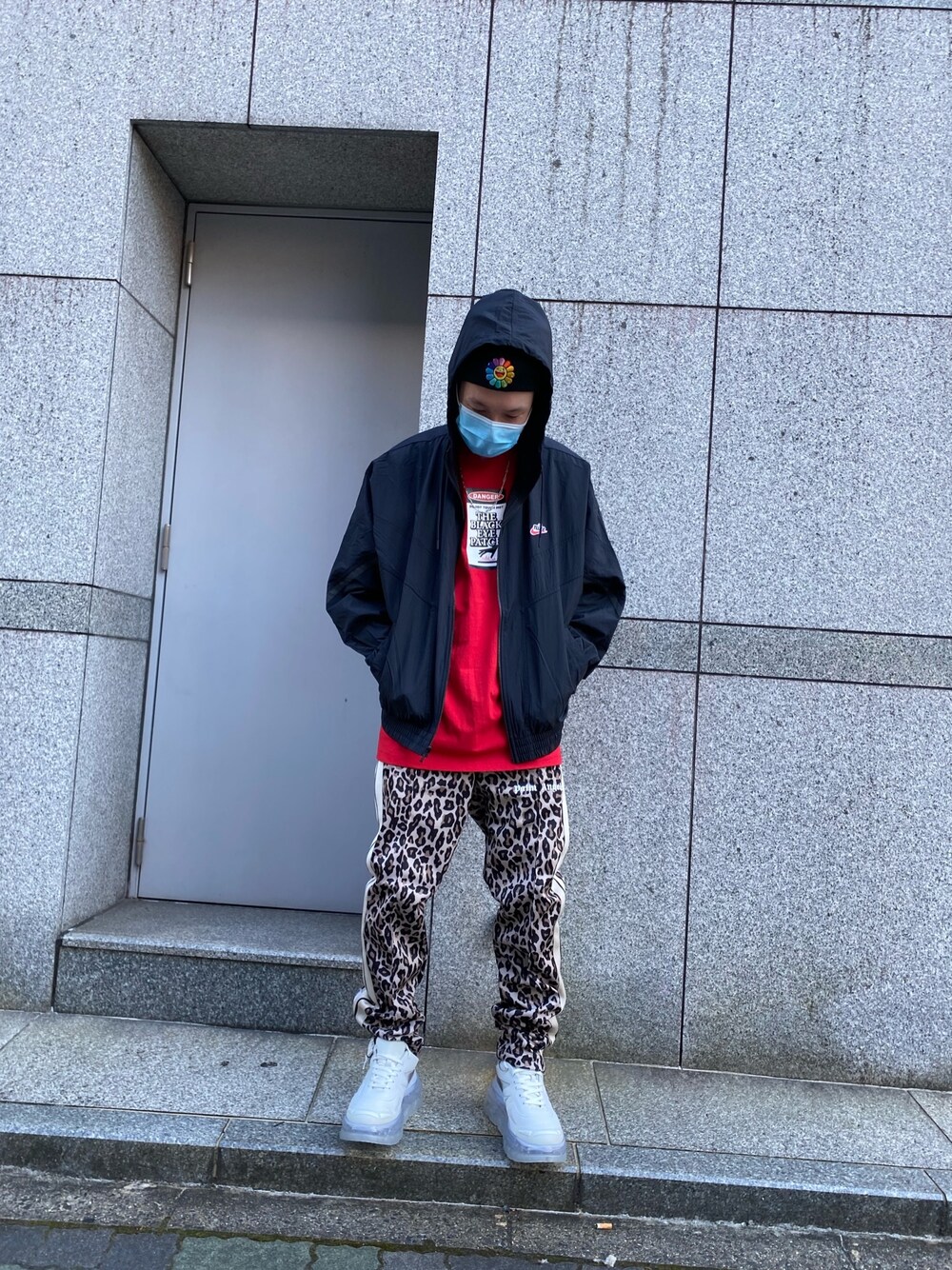 「ビッグシルエット、NIKE、Tシャツ、ストリート、LHP、blackeyepatch、PALM ANGELS、SHOES53045」｜「shoes53045のアイテム（スニーカー、ホワイト系）」を使った、shintaro itoさん（メンズ・173cm）の夏コーディネートの1枚目の写真