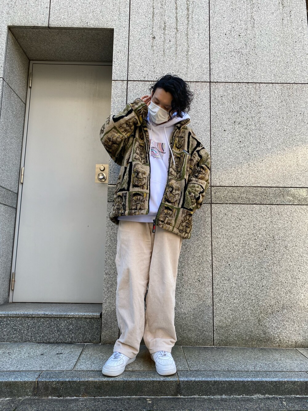 「ビッグシルエット、コーデュロイ、カジュアル、NIKE、パーカー、LHP、秋コーデ、WHITELAND BLACKBURN、A4A、NAPA by MARTINE ROSE」｜「NIKEのNIKE/ナイキ/エアフォース 1 LOW '07（スニーカー、ホワイト系）」を使った、shintaro itoさん（メンズ・173cm）の秋コーディネートの1枚目の写真