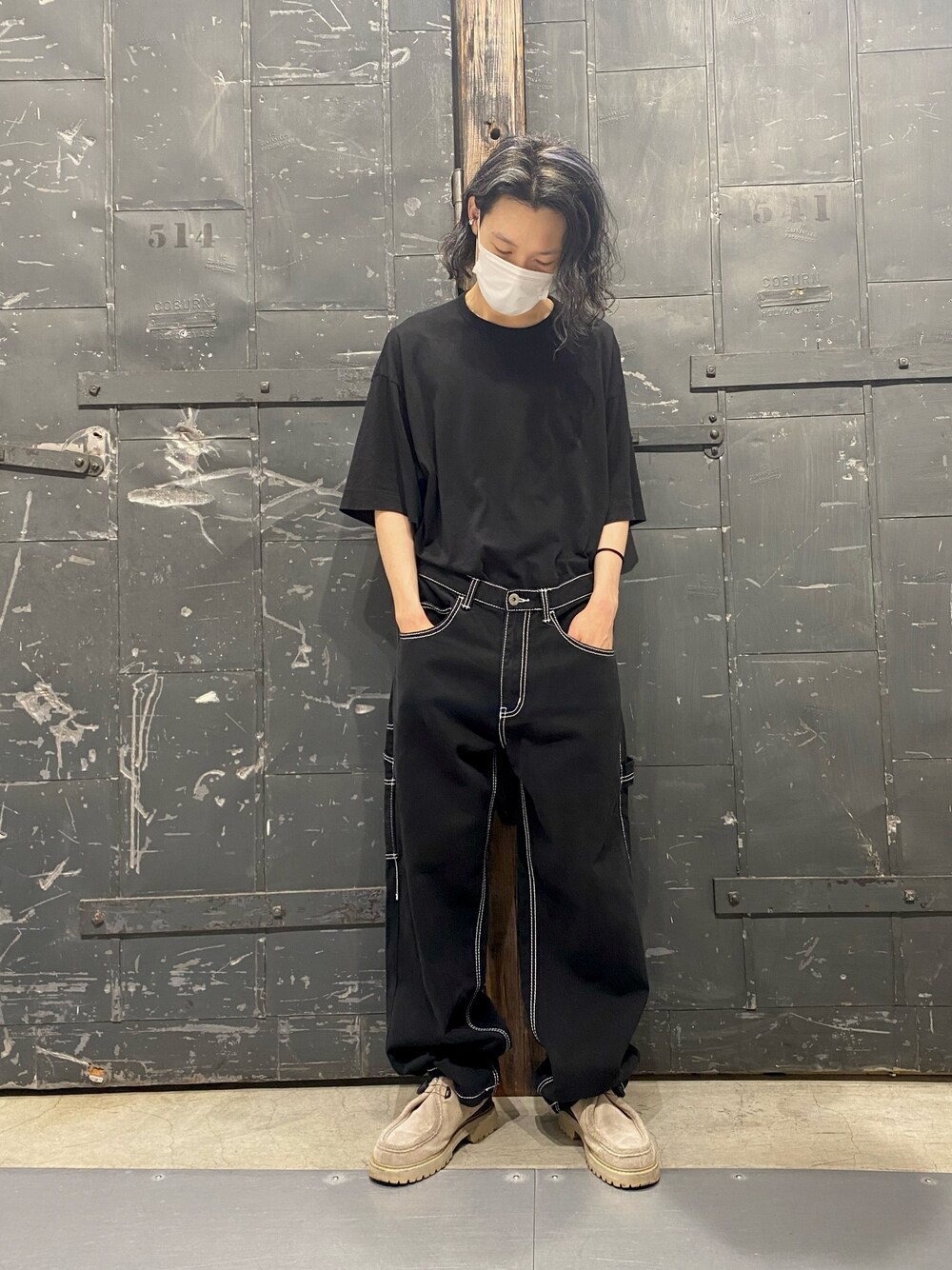 「LHP、モノトーン、Danke schon、ワイドパンツ、driesvannoten、ラフ、シンプルコーデ、夏コーデ、ワイドデニム」｜「DANKE SCHONのDankeSchon/ダンケシェーン/ステッチペインターパンツ（デニムパンツ、ブラック系）」を使った、shintaro itoさん（メンズ・173cm）の夏コーディネートの1枚目の写真