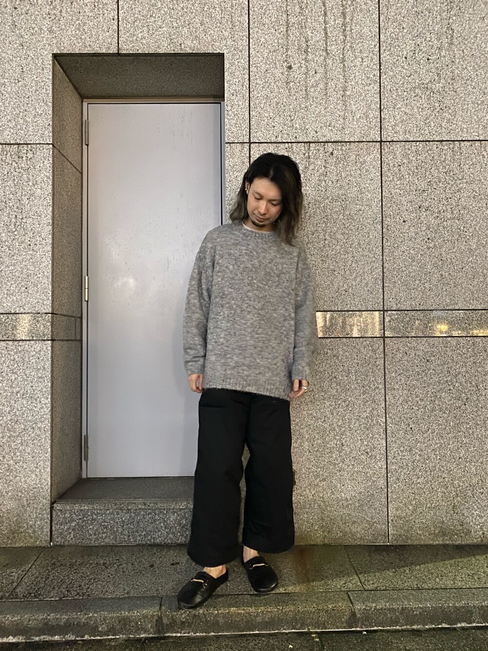 「ビッグシルエット、LHP、オーバーサイズ、大人カジュアル、秋服、シンプルスタイル、WHITELAND BLACKBURN、秋トレンド2021、wave of sand、hyusto」｜「wave of sandのアイテム（その他パンツ、ブラック系）」を使った、shintaro itoさん（メンズ・173cm）の秋コーディネートの1枚目の写真