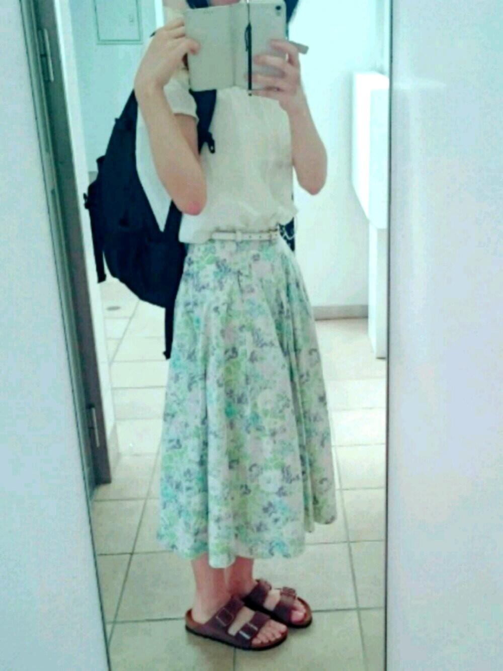 「古着、花柄スカート」｜「usedのアイテム（スカート、グリーン系）」を使った、ぽんずさん（レディース・159cm）の夏コーディネートの1枚目の写真