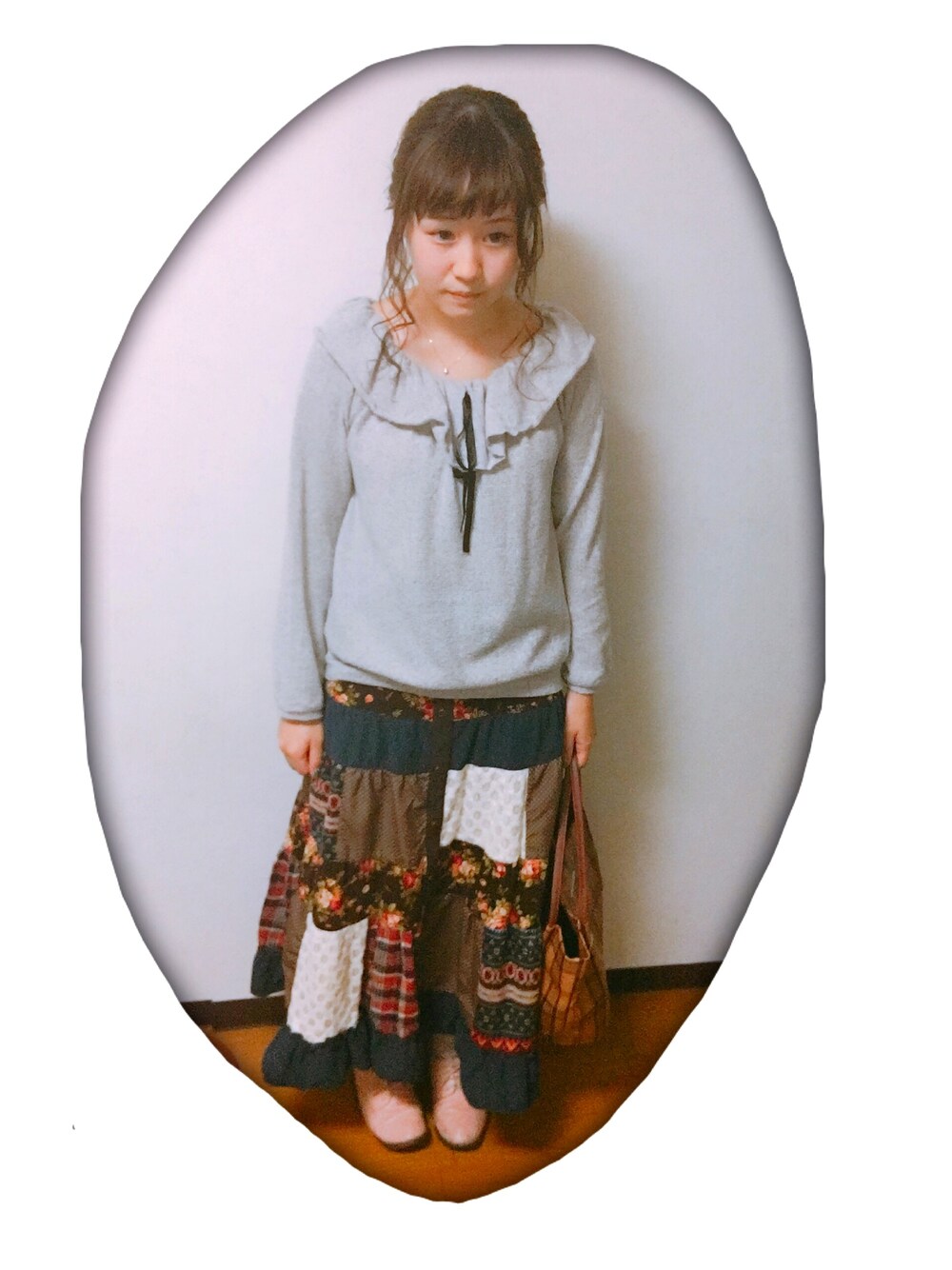 「古着、パッチワーク、森ガール」｜「KINJIのアイテム（ニット/セーター、グレー系）」を使った、ゆき・ちさん（レディース・156cm）の秋コーディネートの1枚目の写真