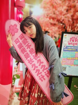 「merry jenny（メリージェニー）のアイテム（MA-1）」を使った、莫-律さん（レディース・170cm）の春コーディネート