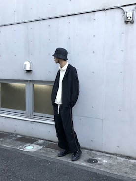 「SHINYAKOZUKA（シンヤコヅカ）のアイテム（テーラードジャケット）」を使った、H>FRACTAL_MRCさん（メンズ・180cm）の冬コーディネート