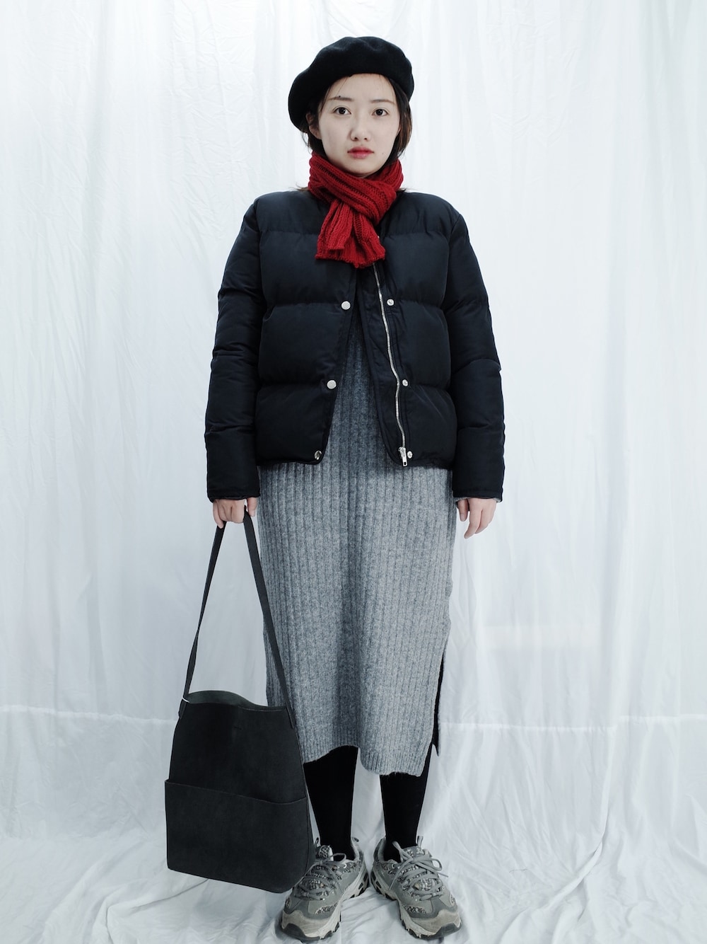 「LBC、ootd」｜「LBCのアイテム（ワンピース、グレー系）」を使った、王家六六さん（レディース・162cm）の秋コーディネートの1枚目の写真