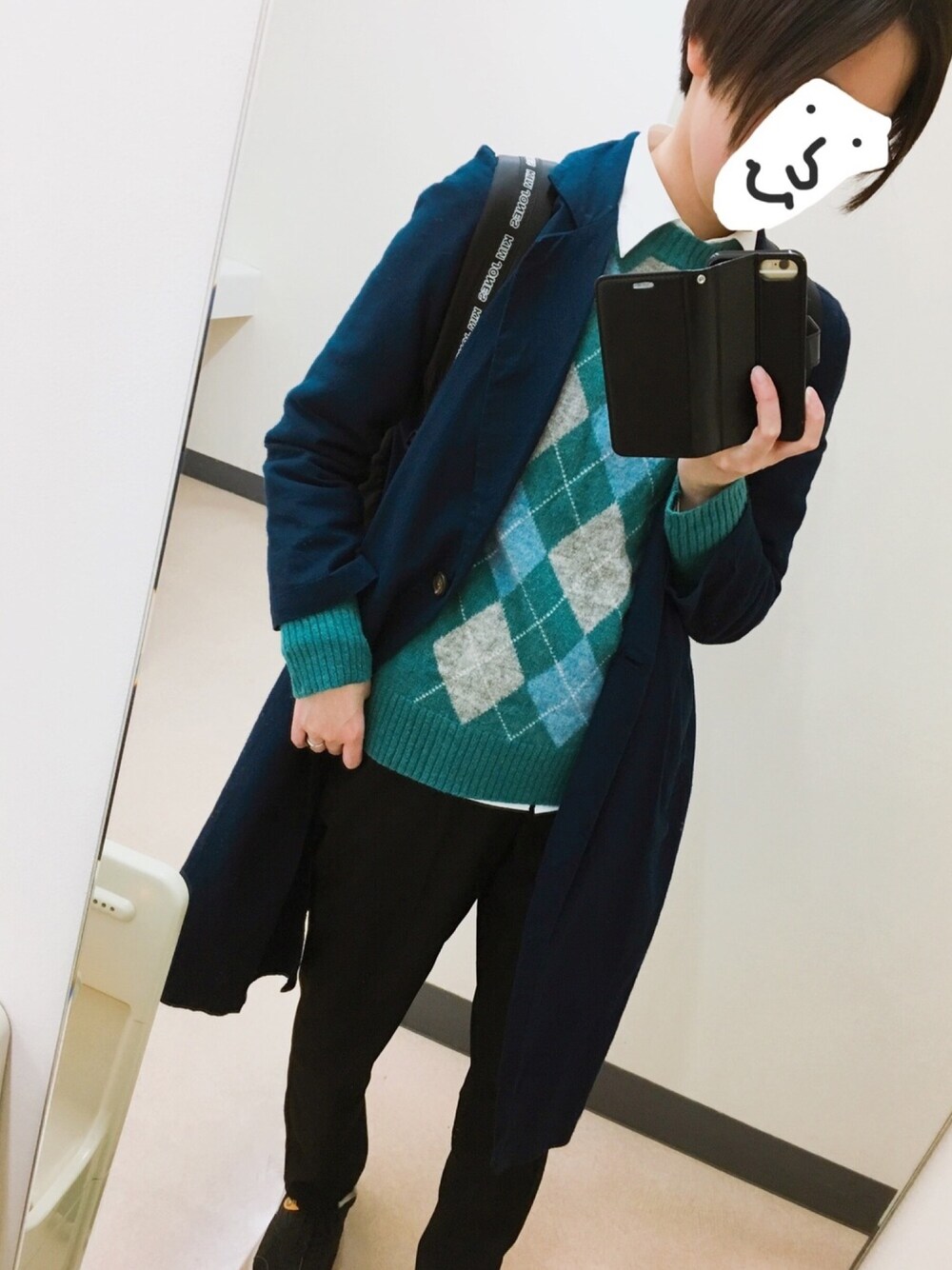 「きれいめカジュアル、アンクルパンツ、アーガイル柄、UNIQLO、GU、GLOBAL WORK、メンズライク、ボーイッシュ、トラッド、リュック」｜「GUのアイテム（バックパック/リュック、ブラック系）」を使った、とみーさん（レディース・160cm）の春コーディネートの1枚目の写真