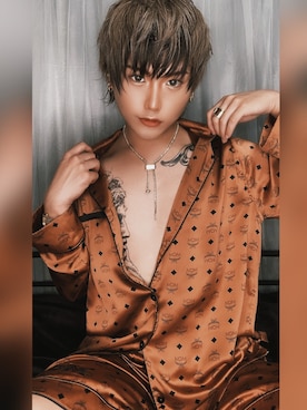 「VERSACE（ヴェルサーチ）のアイテム（アクセサリー）」を使った、xoxoさん（メンズ・167cm）の夏コーディネート