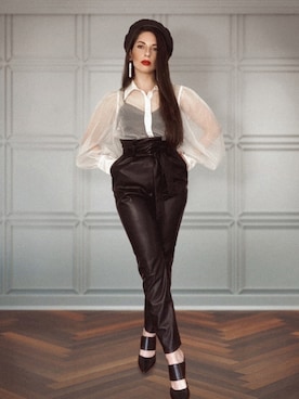 「chic」｜Cynthia Schweitzerさん（レディース・150cm）の秋コーディネート