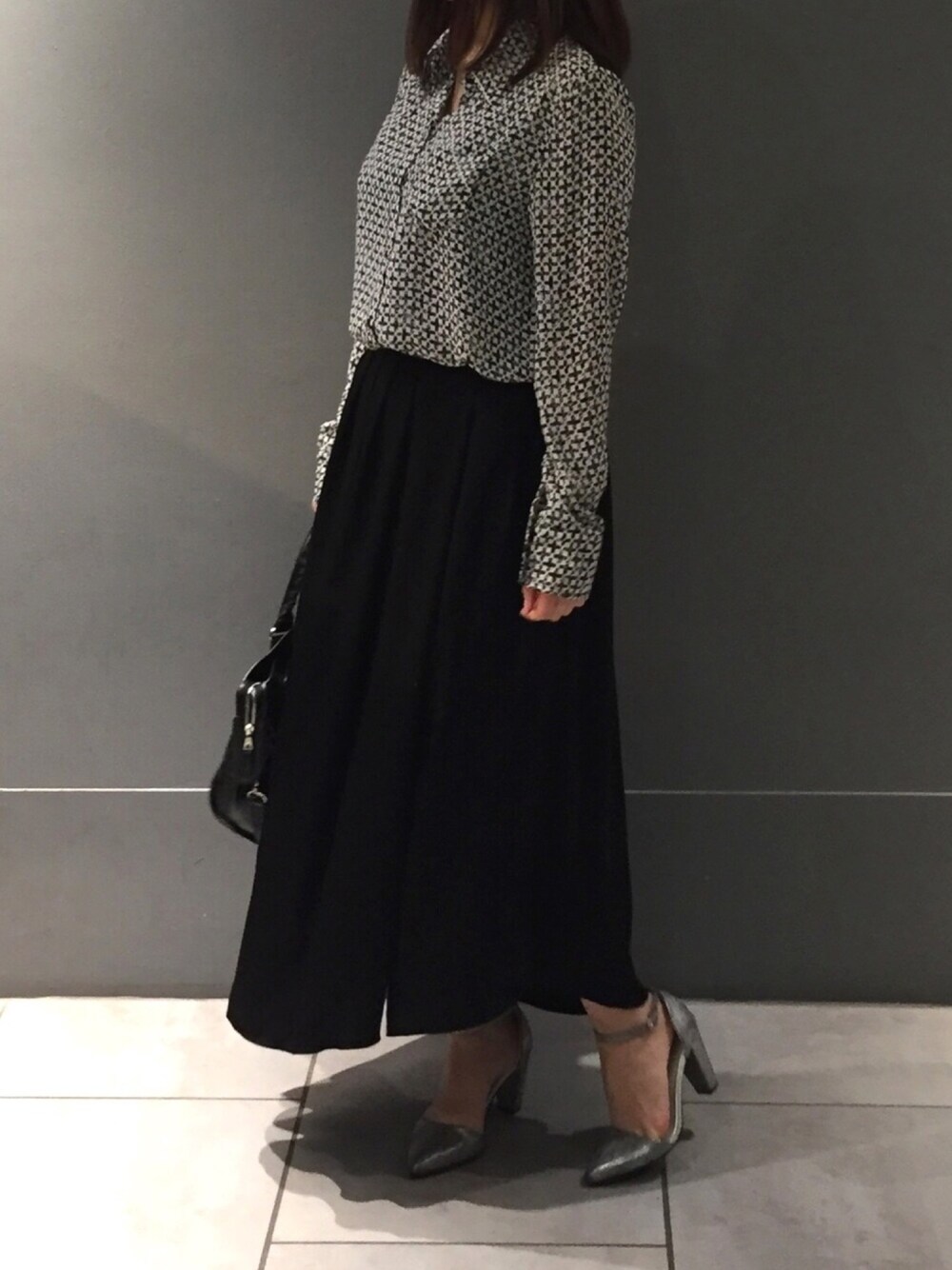 「シンプル、モノトーン、マキシスカート」｜「Narcissusのアイテム（シャツ/ブラウス、その他）」を使った、yu-yuさん（レディース・155cm）の夏コーディネートの1枚目の写真
