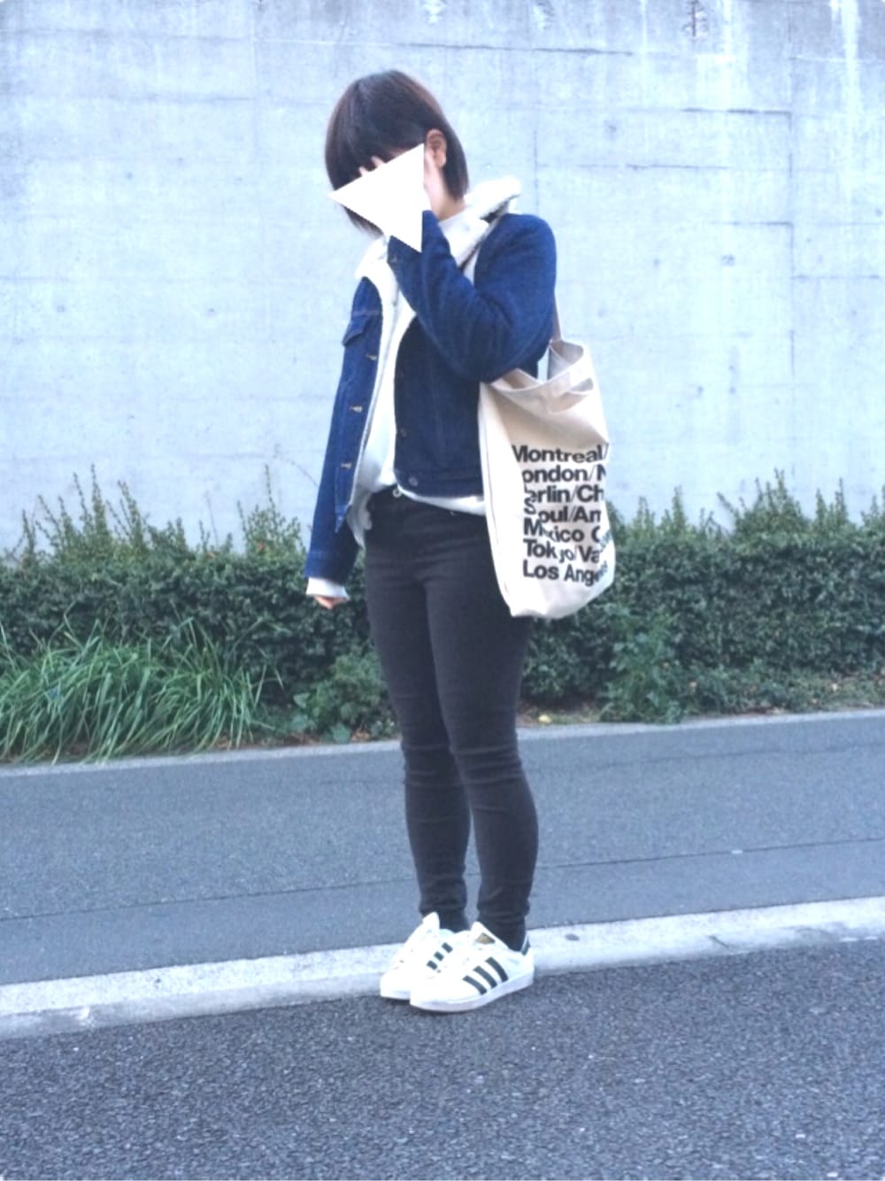 「casual、denim、スニーカー、GU、シンプル、ボア、黒スキニー」｜「adidasのレディース アディダス スーパースター adidas SUPERSTAR W C77153（スニーカー、ホワイト系）」を使った、YUKIさん（レディース・163cm）の冬コーディネートの1枚目の写真
