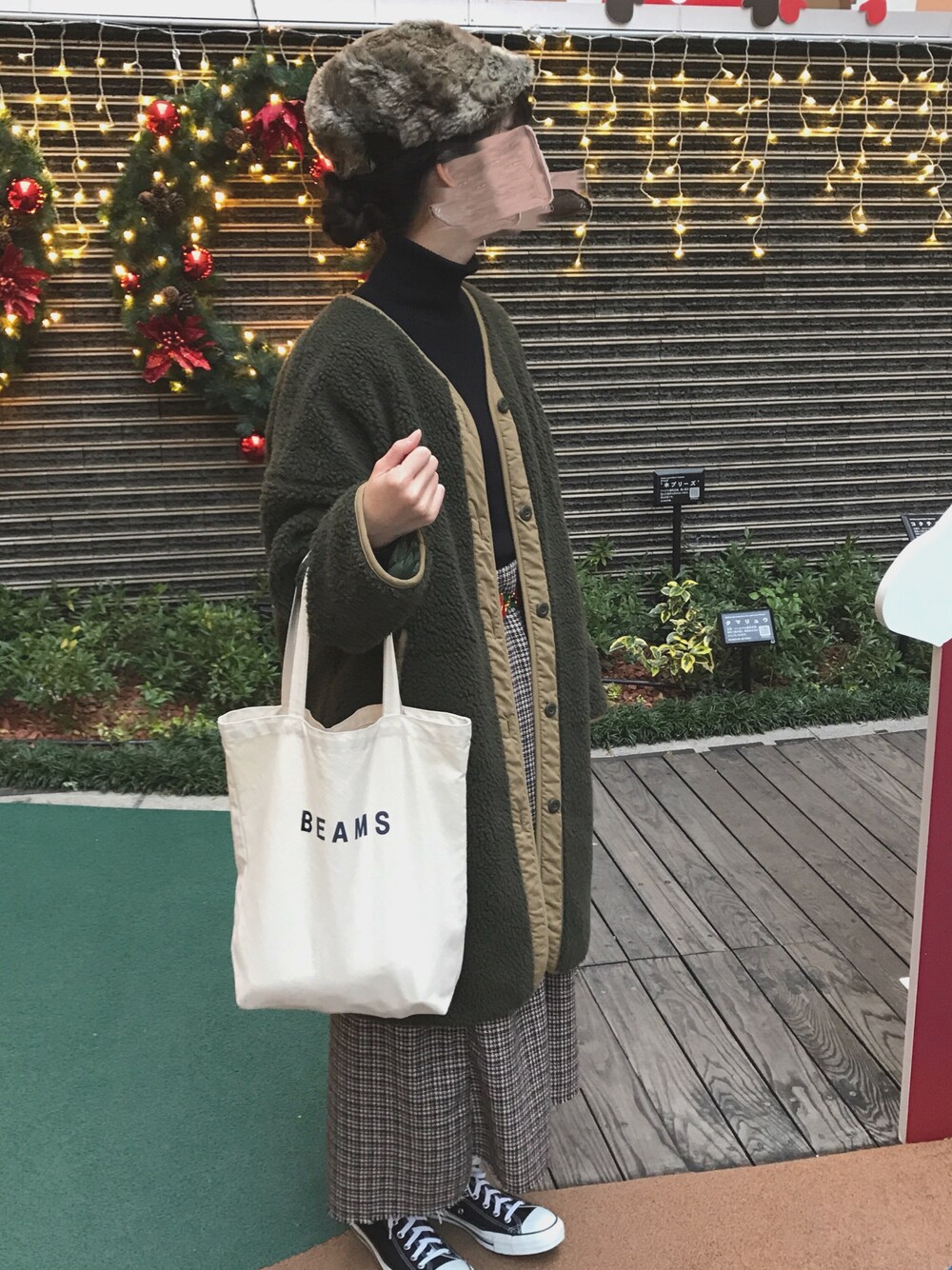 「カオリノモリ、ボアコート、Kastane、チェックスカート、タートルネック」｜「Alpha IndustriesのALPHA INDUSTRIES　W BOA LINER REVERSIBLE（ブルゾン、グリーン系）」を使った、ぱぴぷぺぽこちゃんさん（レディース・162cm）の冬コーディネートの1枚目の写真