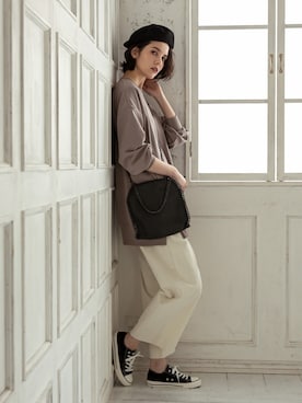 スウェットを使った アッシュグレー のレディース人気ファッションコーディネート Wear