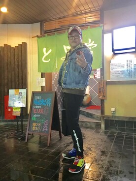 「PULL&BEAR（プルアンドベア）のアイテム（デニムジャケット）」を使った、Shinji Tsuruさん（メンズ・173cm）の春コーディネート