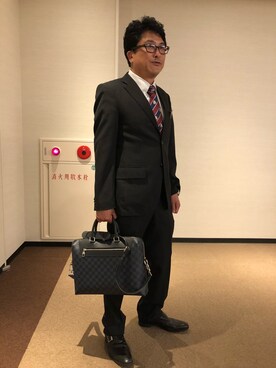 LOUIS VUITTONのビジネスバッグを使った人気ファッション