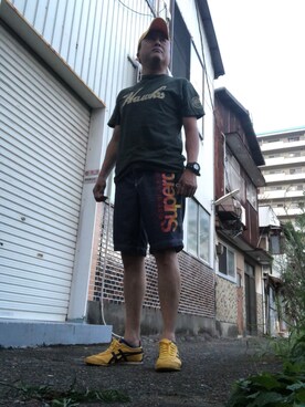 「SuperDry（スーパードライ）のアイテム（カーゴパンツ）」を使った、Shinji Tsuruさん（メンズ・173cm）の秋コーディネート