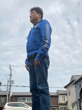 「Abercrombie&Fitch（アバークロンビーアンドフィッチ）のアイテム（パーカー）」を使った、Shinji Tsuruさん（メンズ・173cm）の秋コーディネート