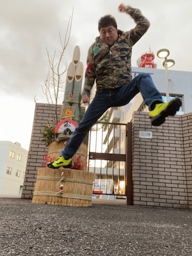 「鬼デニム（オニデニム）のアイテム」を使った、Shinji Tsuruさん（メンズ・173cm）の冬コーディネート