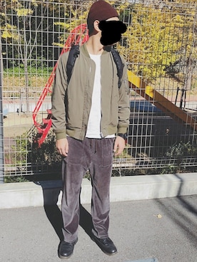 「アイテム（ニットキャップ/ビーニー、ブラウン系）」を使った、suUuさん（メンズ・180cm）の秋コーディネート