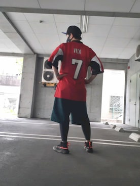 「Reebok（リーボック）のアイテム（ジャージ）」を使った、ぐっさんさん（メンズ・172cm）の春コーディネート