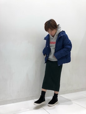 「GU（ジーユー）のアイテム（ダウンジャケット/コート、ブルー系）」を使った、ayapanさん（レディース・153cm）の春コーディネート