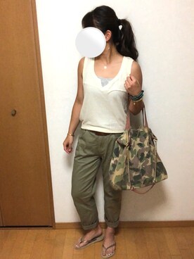 「human woman（ヒューマンウーマン）のアイテム（Tシャツ/カットソー、ベージュ系）」を使った、HIROさん（レディース・161cm）の夏コーディネート