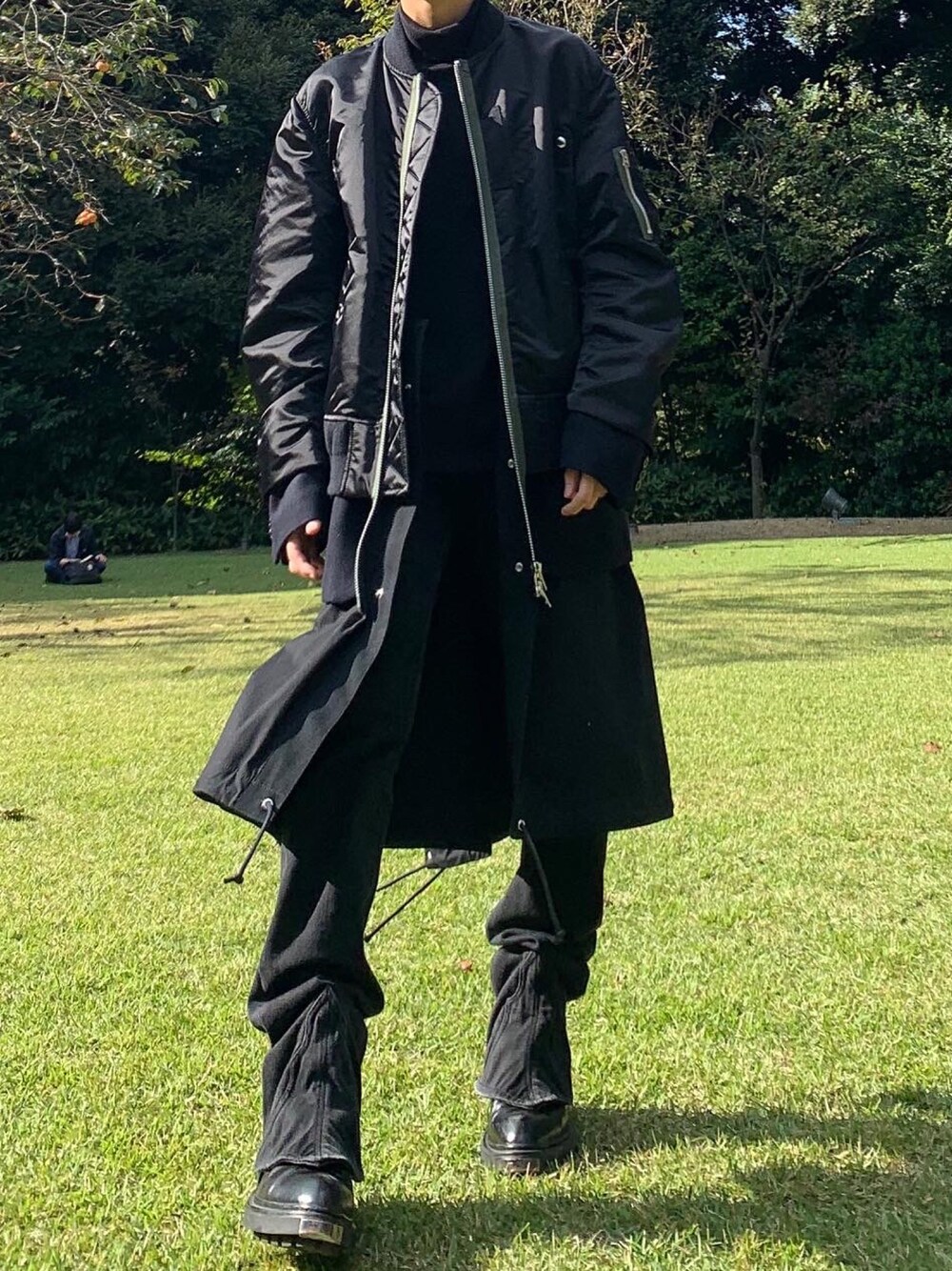 「sacai、y/project、wearhalloween2020、秋服、秋、お洒落さんとつながりたい、休日スタイル、ブーツ、ブラック、リラックススタイル」｜「Sacaiのアイテム（ジャケット/アウター、ブラック系）」を使った、たておさん（メンズ・171cm）の秋コーディネートの1枚目の写真