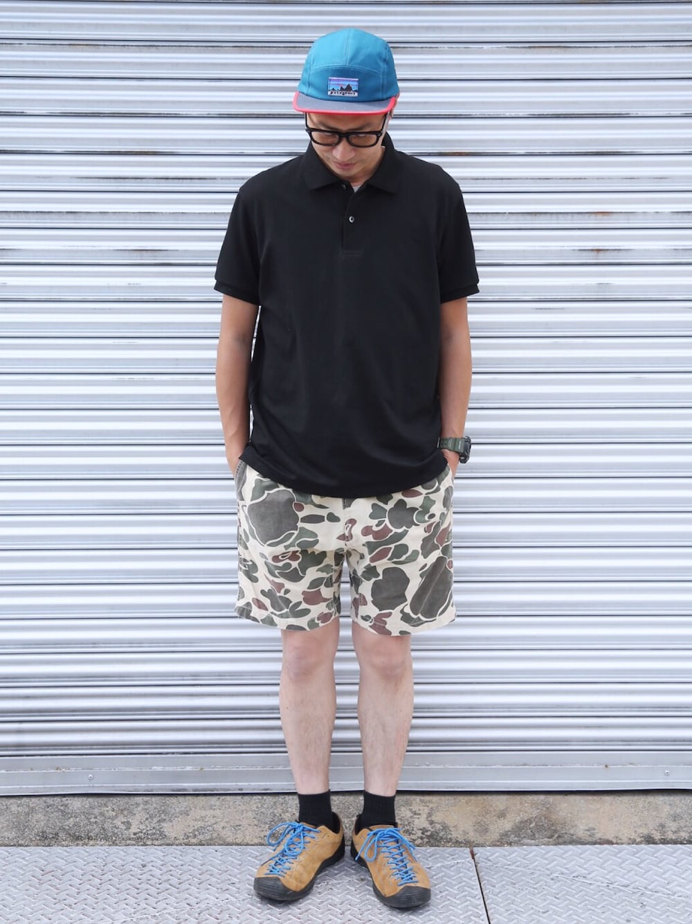 「FUJIROCKEEN、keen、patagonia、UNIQLO、G-SHOCK、キャップ、ポロシャツ、アウトドアスタイル、休日スタイル」｜「KEENのJasper（スニーカー、ブラウン系）」を使った、tatsuya さん（メンズ・173cm）の夏コーディネートの1枚目の写真