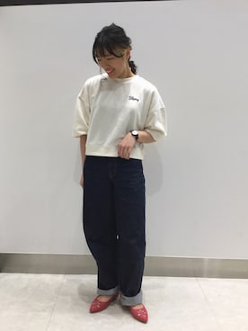 「UNIQLO（ユニクロ）のハイライズワイドストレートジーンズ（デニムパンツ）」を使った、ORientalTRaffic 京阪モール店さん（レディース・156cm）の春コーディネート