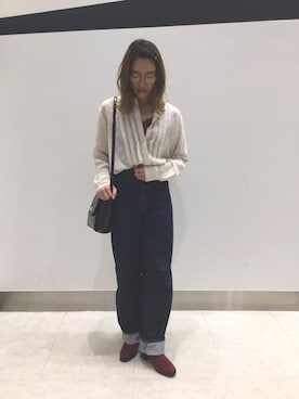 「UNIQLO（ユニクロ）のワイドフィットカーブジーンズ（デニムパンツ）」を使った、ORientalTRaffic 京阪モール店さん（レディース・156cm）の秋コーディネート